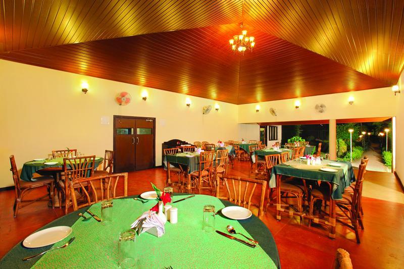 Leisure Vacations Gold Field Lake Resort, Kumarakom Exteriör bild